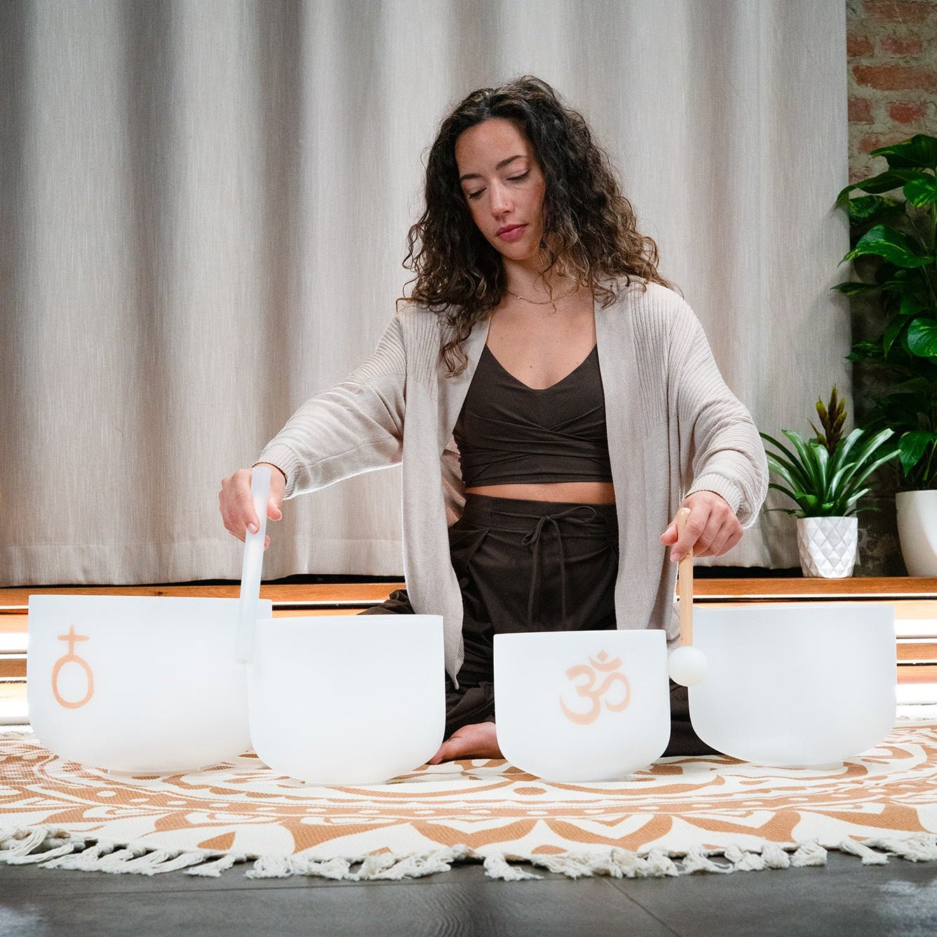 4 - piece Om Crystal Singing Bowl Set - 432 Hz White - Frosted Crystal Singing Bowl Set