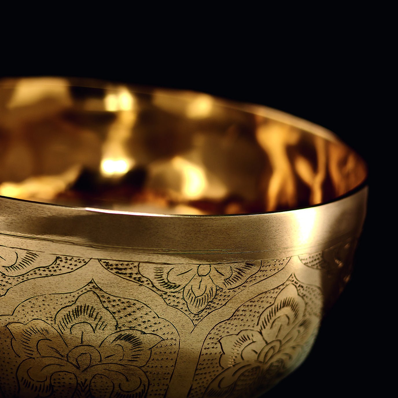 Special Engraved Singing Bowl 5.5" / 600g - Special Engraved Singing Bowl