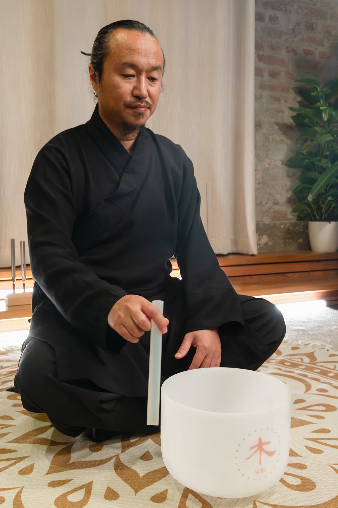 10" TCM Crystal Singing Bowl Wood - 324 Hz / E4 - TCM Crystal Singing Bowl
