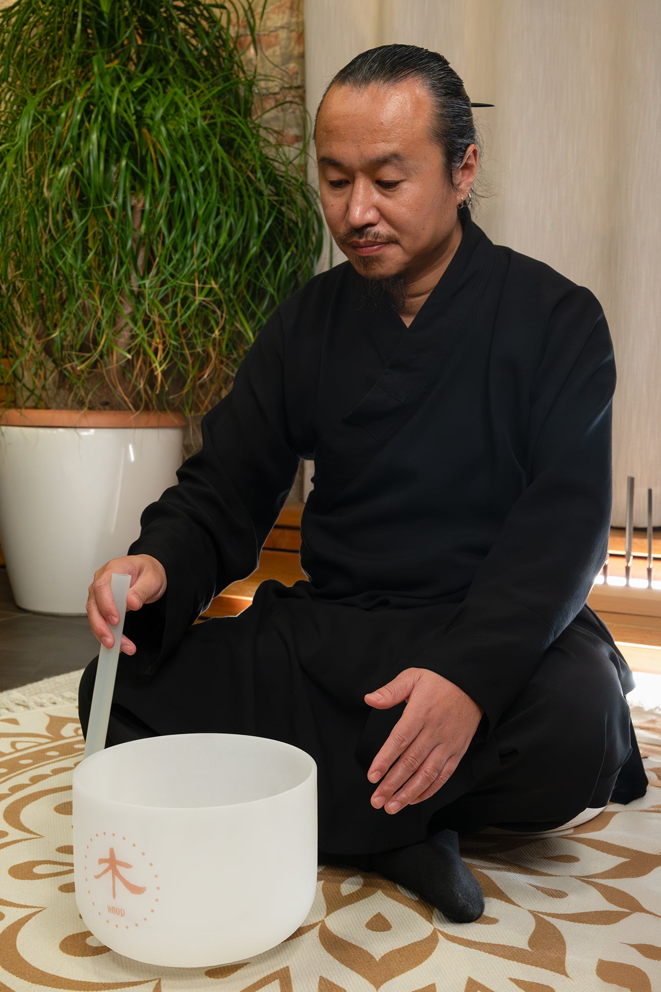 10" TCM Crystal Singing Bowl Wood - 324 Hz / E4 - TCM Crystal Singing Bowl