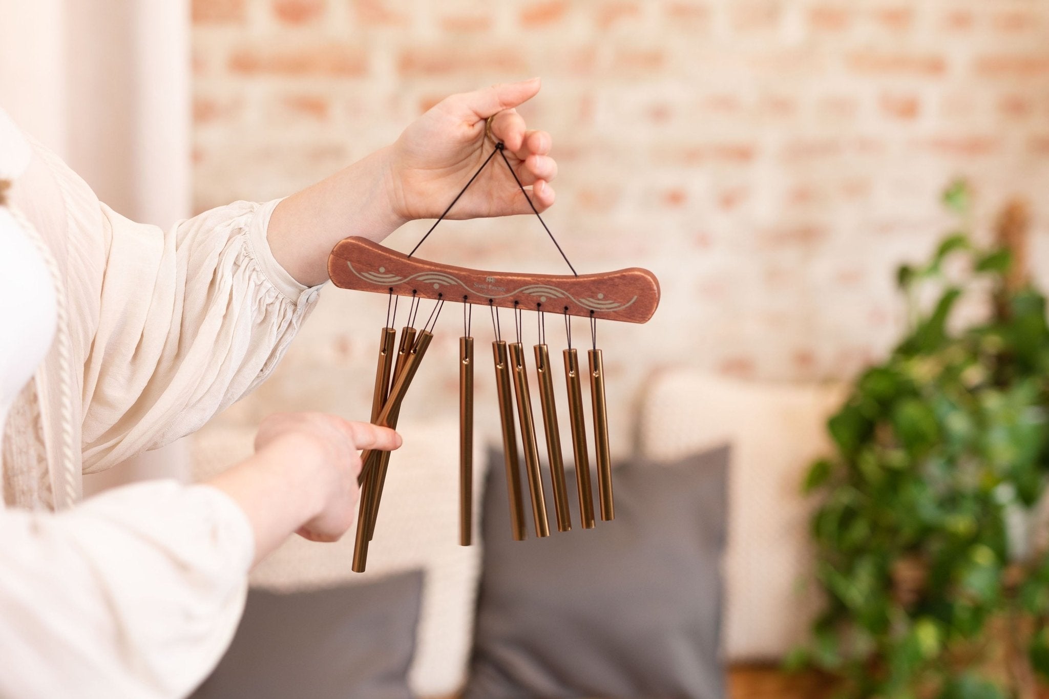 Bronze Hand Chime, 14" / 36 cm - Chime