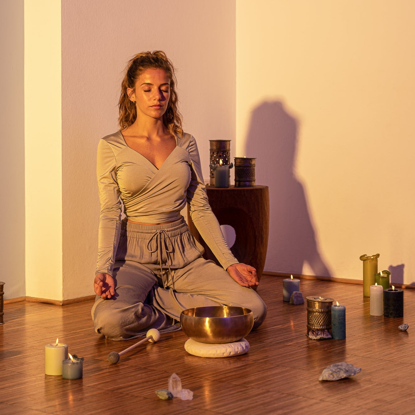 Cosmos Therapy Singing Bowl 9" / 1500g - Cosmos Therapy Singing Bowl