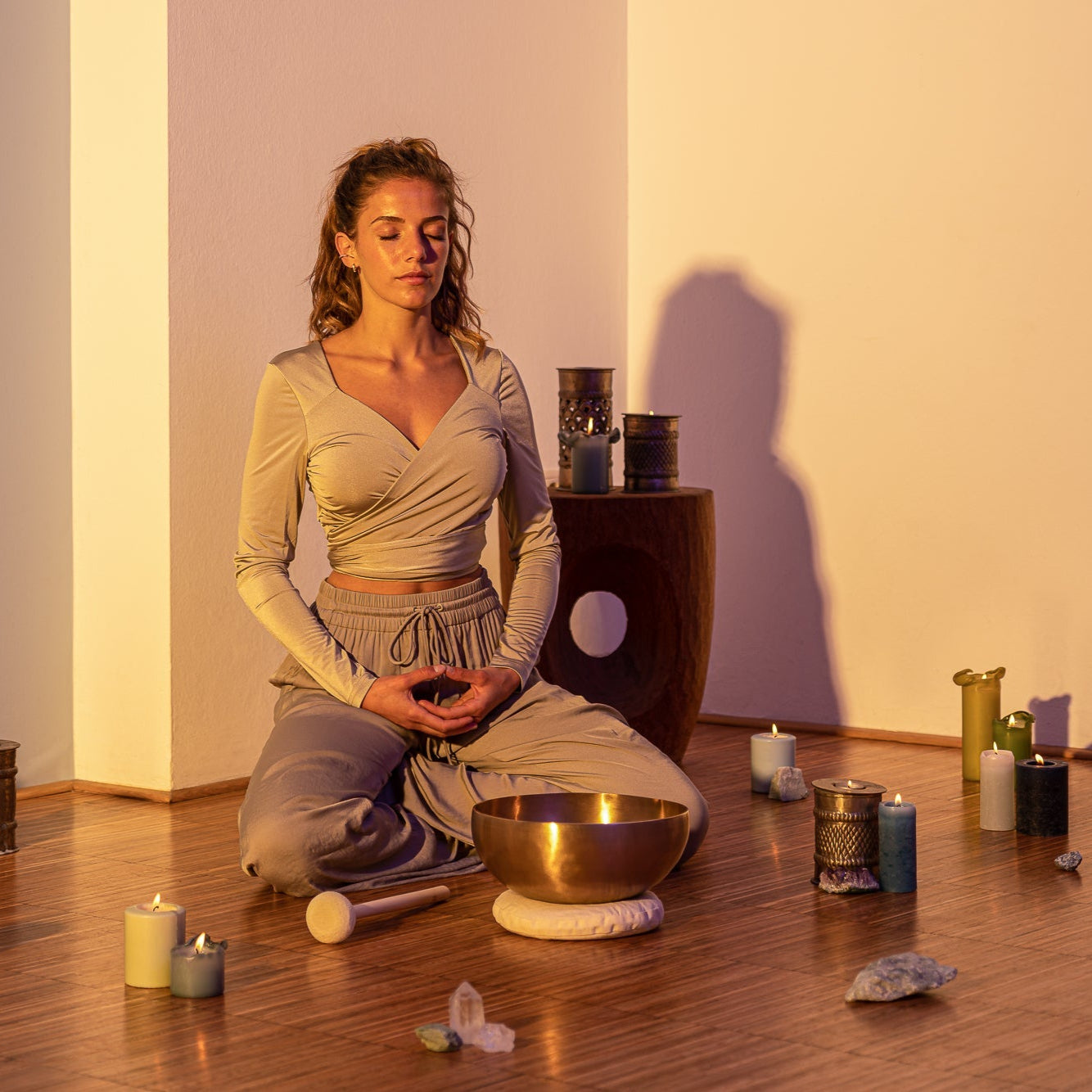 Cosmos Therapy Singing Bowl 10.3" / 2000g - Cosmos Therapy Singing Bowl