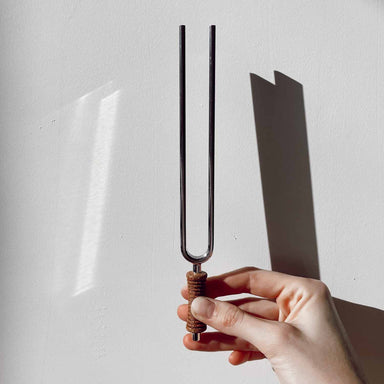 Earth / Om Tuning Fork 136.10 Hz - Heart Chakra - Planetary Tuned Tuning Forks